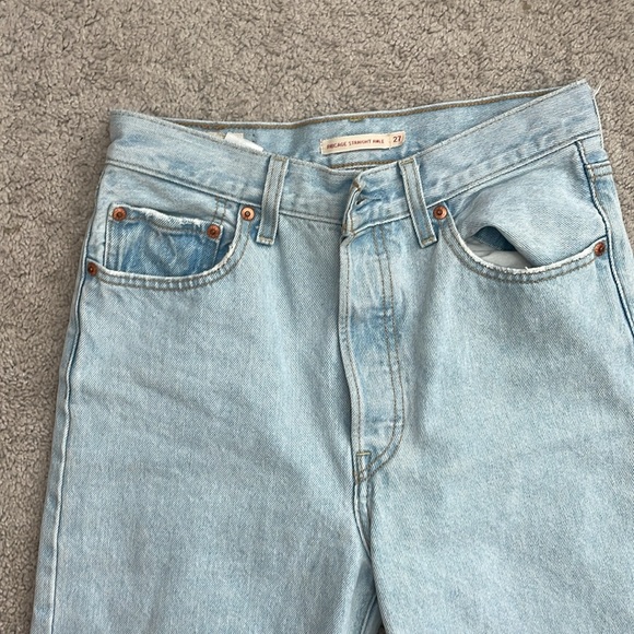 Levis - Picture 2 of 4